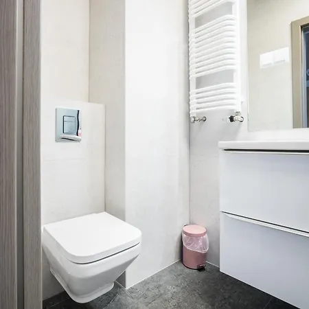 Vipwarsawapartments Amber Mennica 아파트