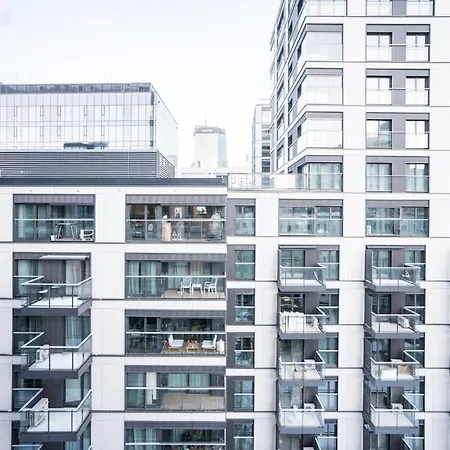 Vipwarsawapartments Amber Mennica Lägenhet