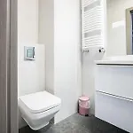 Vipwarsawapartments Amber Mennica アパート