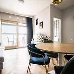 Vipwarsawapartments Amber Mennica * ワルシャワ
