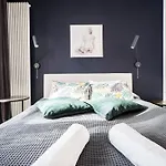 Vipwarsawapartments Amber Mennica ワルシャワ