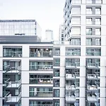 Vipwarsawapartments Amber Mennica アパート