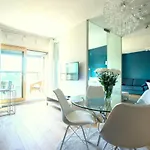 Vipwarsawapartments Amber Mennica ワルシャワ