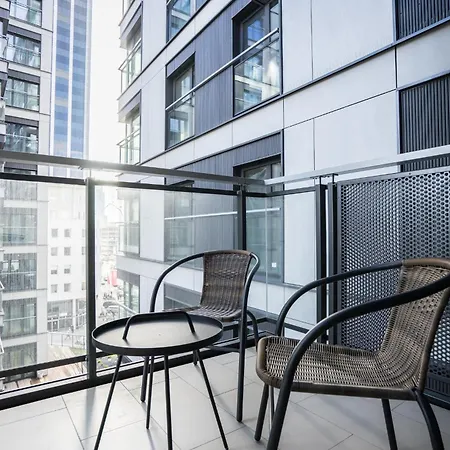 Vipwarsawapartments Amber Mennica *