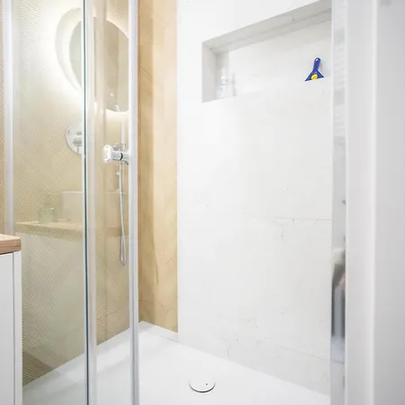 Vipwarsawapartments Amber Mennica *