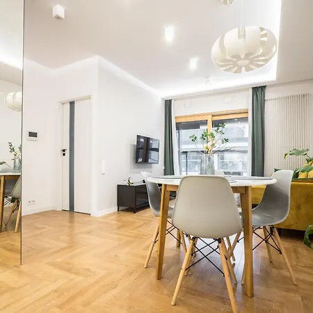 Vipwarsawapartments Amber Mennica