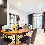 Vipwarsawapartments Amber Mennica Апартаменты Варшава